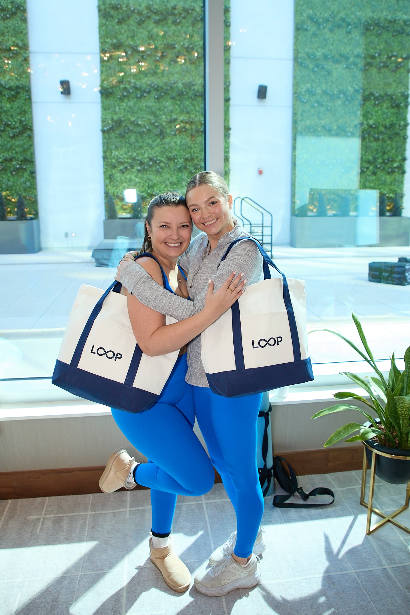 Loop event gifting totes